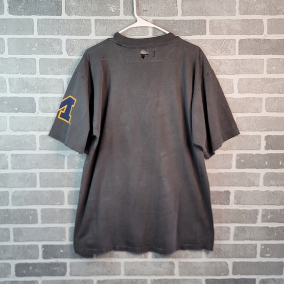 Michigan Wolverines Basketball Vintage 90's Fab 5 Era T-Shirt Men's Cut Tag - Picture 6 of 12